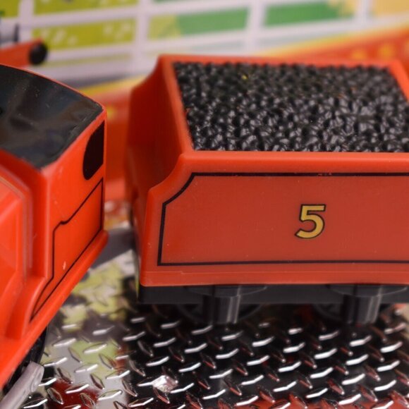 James Trackmaster Motorized Train Engine Thomas & Friends Mattel Gullane 2014 - Picture 4 of 13